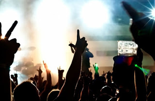 H νέα μέθοδος φοροδιαφυγής: Συναυλίες, εκδηλώσεις και «θολές» αμοιβές για τη... φανέλα της ομάδας - Φωτογραφία 1