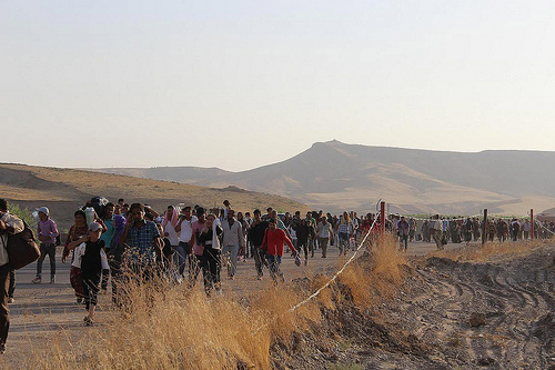 Δόθηκε στη δημοσιότητα από την Υπάτη Αρμοστεία του ΟΗΕ Η μεγάλη έξοδος των Σύρων προσφύγων σε μια φωτογραφία - Φωτογραφία 2