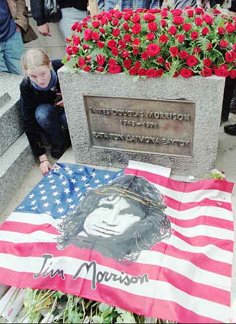 Γιατί ο τάφος του Τζιμ Μόρισον έχει ελληνική επιγραφή - Φωτογραφία 3