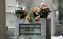 Γιατί ο τάφος του Τζιμ Μόρισον έχει ελληνική επιγραφή - Φωτογραφία 2