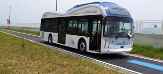 Πόλη της Νότιας Κορέας κατασκεύασε «ηλεκτρικό δρόμο» για να φορτίζονται δημόσια λεωφορεία - Φωτογραφία 1