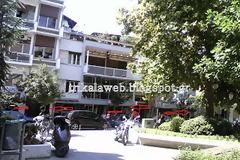 Δωρεάν εφημερίδες μοίρασε η Χρυσή Αυγή στα Τρίκαλα
