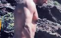 Ποιος γνωστός Έλληνας ηθοποιός έκανε γυμνισμό στη Mύκονο - Δείτε φωτο - Φωτογραφία 1