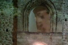 Αυλωνάρι: Η εικόνα έξω από την εκκλησία που κάνει μικρούς και μεγάλους να κολλούν! [video]