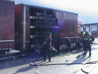 ΠΡΙΝ ΛΙΓΟ: Φωτιά σε φορτηγό στην είσοδο του λιμανιού της Ηγουμενίτσας [Video] - Φωτογραφία 1