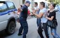 Κρήτη: Eικόνες από το λιντσάρισμα στα δικαστήρια για το βιασμό - Προφυλακίστηκαν οι δύο - Φωτογραφία 4