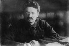 Λέον Τρότσκι: «Illuminati, οι πρόδρομοι της επανάστασης»