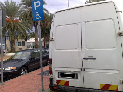 Έτσι παρκάρουν οι μάγκες στην Σητεία – Το γκρουπ-τιμωρός στο Facebook που καταγράφει τους παραβάτες - Φωτογραφία 7