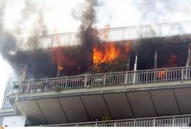 Φωτιά σε διαμέρισμα στο Περιστέρι - Φωτογραφία 1