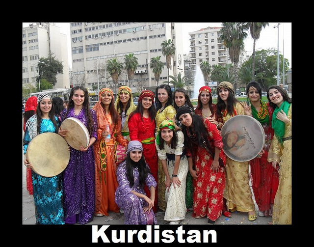 Πολιτιστικά δρώμενα και συναυλία από Συγκρότημα του Ιρακινού Κουρδιστάν στην Ομόνοια - Φωτογραφία 1