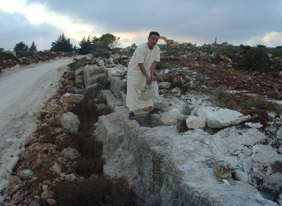 Σκηνές Σοκ στην απελευθερωμένη Λιβύη: Ισλαμοφασίστες ισοπεδώνουν αρχαία Ελληνική Νεκρόπολη (προστατευόμενη και από την Unesco!) - Φωτογραφία 7