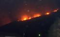 Απειλεί τρία χωριά η φωτιά στη Λιβαδειά
