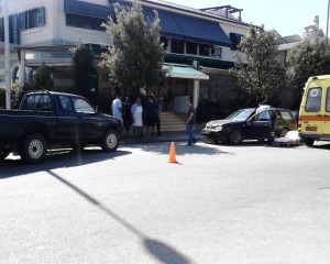 ΠΡΙΝ ΛΙΓΟ: Ατύχημα στην οδό Φραντζή στη Λαμία - Φωτογραφία 1