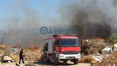 Φωτιά στο παλιό μεταλλείο στην Κυπαρισσία, πολύ κοντά σε σπίτια! - Φωτογραφία 2