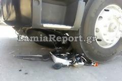 Λαμία: Βυτιοφόρο διέλυσε μηχανάκι - Σοβαρά η 30χρονη που το οδηγούσε