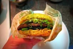 Τέτοιο burger δεν έχετε ξαναδεί!!!