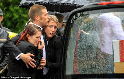 Απίστευτη τραγωδία στη Βρετανία: 20χρονη τράκαρε και... σκότωσε την αδερφή της! - Φωτογραφία 4