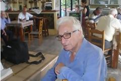 Ένας χώρος καφενείο και ο άλλος φωτογραφείο