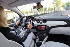 Παγκόσμια πρεμιέρα των Opel ADAM Black Link & White Link στην IAA