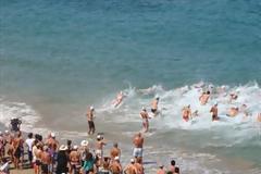 Το έλεγε η καρδούλα τους στον κολυμβητικό μαραθώνιο στη Νεά Χώρα