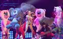 Miley Cyrus : δίνει εξηγήσεις για τη γλώσσα που δεν έβαλε μέσα στα βραβεία του MTV - Φωτογραφία 1