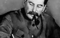 Γεωργία: Άγνωστοι κατέστρεψαν με πορτοκαλί μπογιά ένα άγαλμα του Ιωσήφ Στάλιν