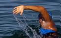 64χρονη κολύμπησε από την Κούβα στη Φλόριντα! [video]