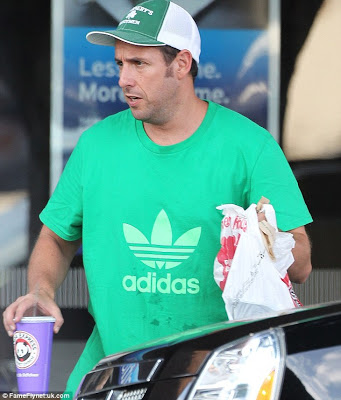 Adam Sandler: Με τα μούτρα στο junk food - Φωτογραφία 2