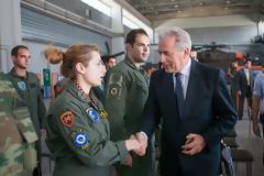 Τελετή επίδοσης διακριτικού πτερύγων στους Ευέλπιδες ΙVης τάξεως στη Σχολή Αλεξιπτωτιστών και επίσκεψη ΥΕΘΑ Δημήτρη Αβραμόπουλου στο στρατιωτικό αεροδρόμιο Πάχης Μεγάρων