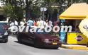 Ευβοία: Ταξιτζήδες πλακώθηκαν στη μέση του δρόμου [Video & Photos]