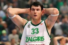 Λιθουανός διεθνής ζωγράφισε τη σβάστικα στην τσάντα του