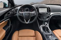 Μηχανικοί της Opel παρουσιάζουν τις τεχνολογικές καινοτομίες στην πράξη