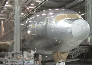 Βάφοντας ένα Boeing 777 [Video] - Φωτογραφία 1