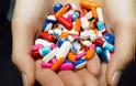 Με “σκονάκι” η συνταγογράφηση! Τι αλλάζει στα φάρμακα για σοβαρές παθήσεις