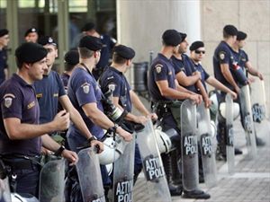 Σε κλοιό 4.000 αστυνομικών η Θεσσαλονίκη για τη ΔΕΘ - Φωτογραφία 1