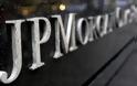 Η JP Morgan σταματάει τα δάνεια σε φοιτητές