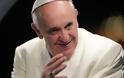 Ο πάπας καλεί τους νέους να προσευχηθούν για την ειρήνη