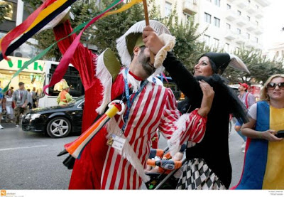 Οι Πατρινοί καρναβαλιστές τρέλαναν τη Θεσσαλονίκη! - Δείτε φωτο από την απογευματινή παρέλαση - Φωτογραφία 3