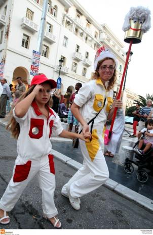 Οι Πατρινοί καρναβαλιστές τρέλαναν τη Θεσσαλονίκη! - Δείτε φωτο από την απογευματινή παρέλαση - Φωτογραφία 4