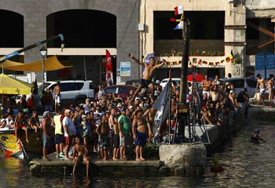 Ένα παράξενο φεστιβάλ στη Μάλτα - Φωτογραφία 9