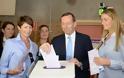 Αυστραλία: Σαρωτική νίκη της συντηρητικής αντιπολίτευσης δείχνουν τα exit poll