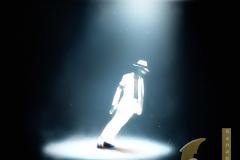 Τελικά πώς ο Michael Jackson έκανε την εξωγήινη αυτή χορευτική φιγούρα; Βρήκαμε την εξήγηση! (εικόνες και βίντεο)
