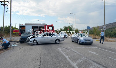 Σφοδρή σύγκρουση οχημάτων με εγκλωβισμό στο Mεσολόγγι - Δείτε φωτο - Φωτογραφία 3