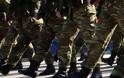 Χειροπέδες σε στρατιωτικούς: Aντί να φυλάνε τα όπλα, τα διακινούσαν παράνομα