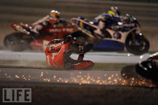 Τρομακτικά ατυχήματα σε αγώνες μοτοσυκλέτας! - Φωτογραφία 6