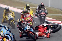 Τρομακτικά ατυχήματα σε αγώνες μοτοσυκλέτας!