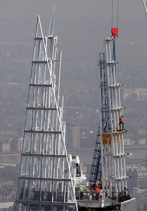 Σκαρφαλώνοντας στο υψηλότερο κτήριο της Ευρώπης - Φωτογραφία 3