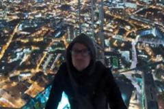 Σκαρφαλώνοντας στο υψηλότερο κτήριο της Ευρώπης