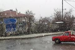 Πασχαλιάτικο χιόνι στο Καρπενήσι [φωτορεπορτάζ]