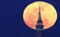 Εκπληκτικές φωτογραφίες με το «ροζ φεγγάρι» στον ουρανό της Ν.Υόρκης